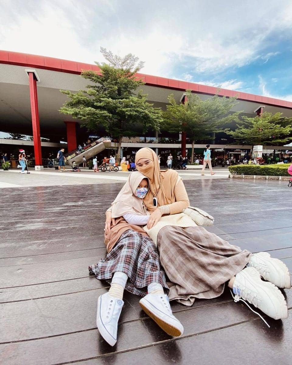 potret Ina Idola Rusli (instagram.com/mommy_starla)