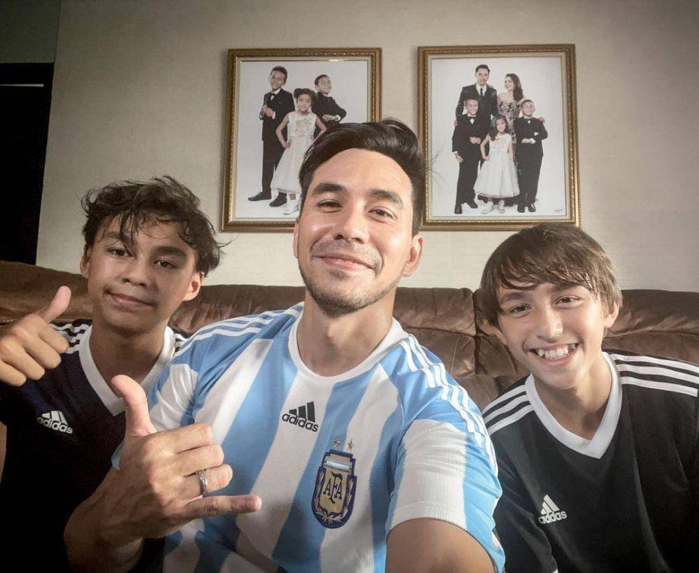Darius Sinathrya dan buah hati (instagram.com/darius_sinathrya)
