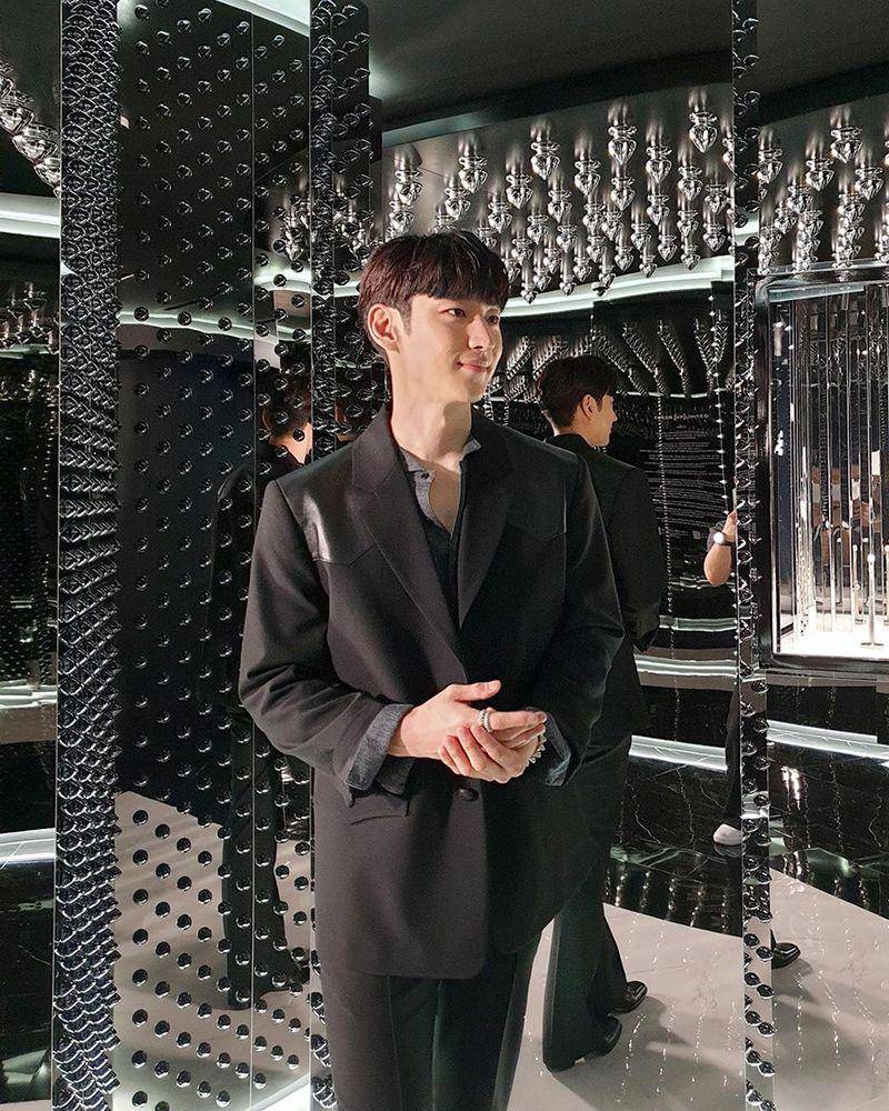 Lee Je Hoon (instagram.com/leejehoon_official)