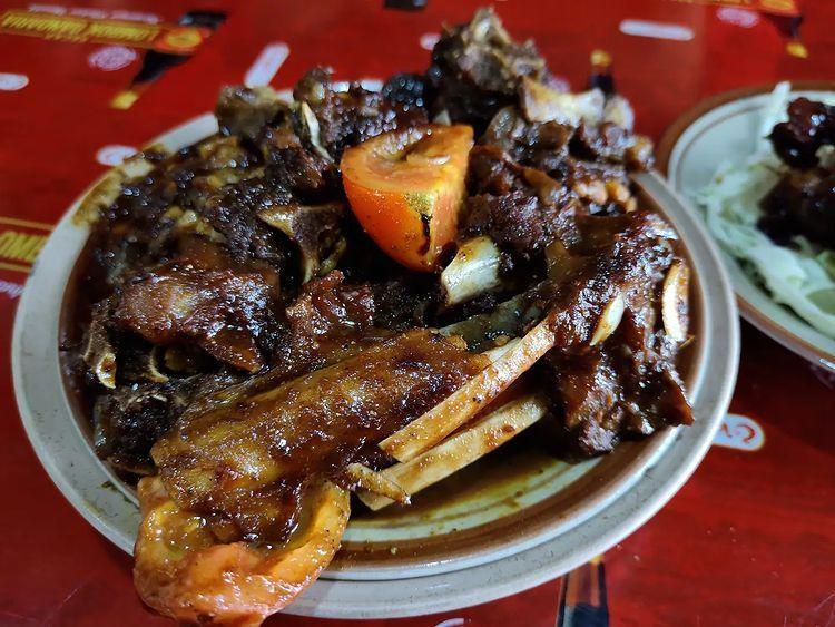 5 Rekomendasi Tengkleng Termaknyus di Kota Solo, Porsinya Melimpah!