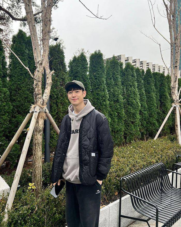 Lee Je Hoon (instagram.com/leejehoon_official)