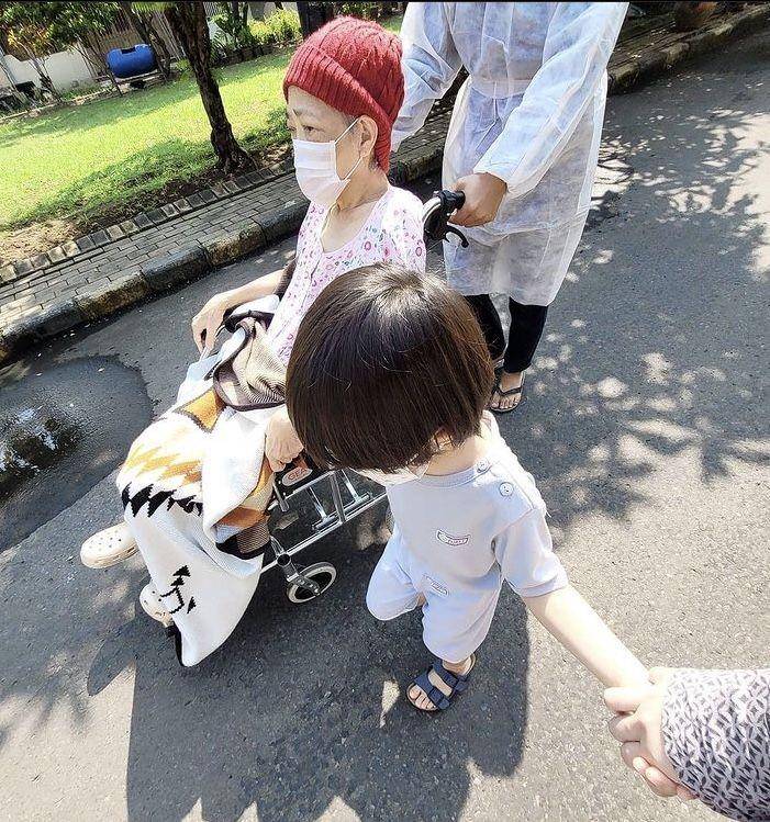 Dian Ayu dan mama (instagram.com/dianayulestari)