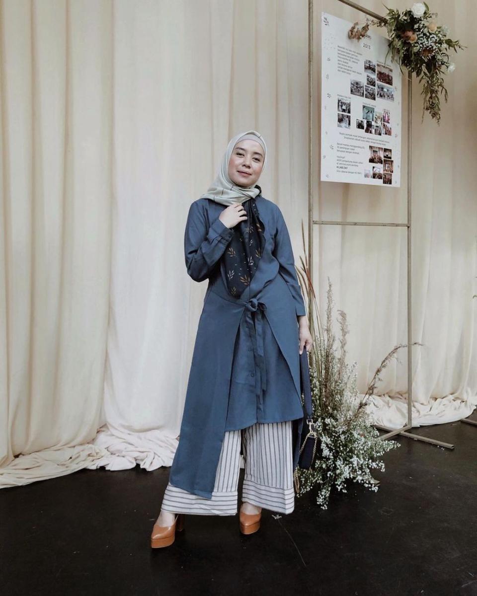 Style Qonitah Al Jundiah dengan Celana Kulot. (instagram.com/thataljundiah)