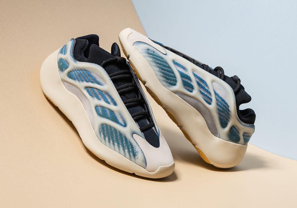 5 Rekomendasi Sneakers Yeezy Pria Terbaik yang Wajib Kamu Punya