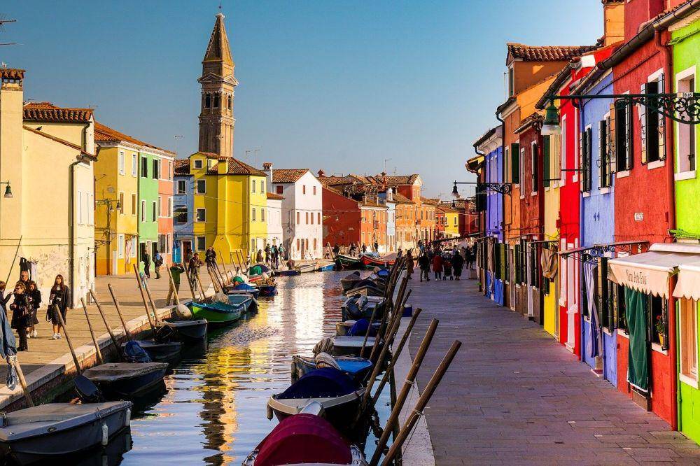 Kota Burano, Laguna Venesia (pixabay.com/rperucho)