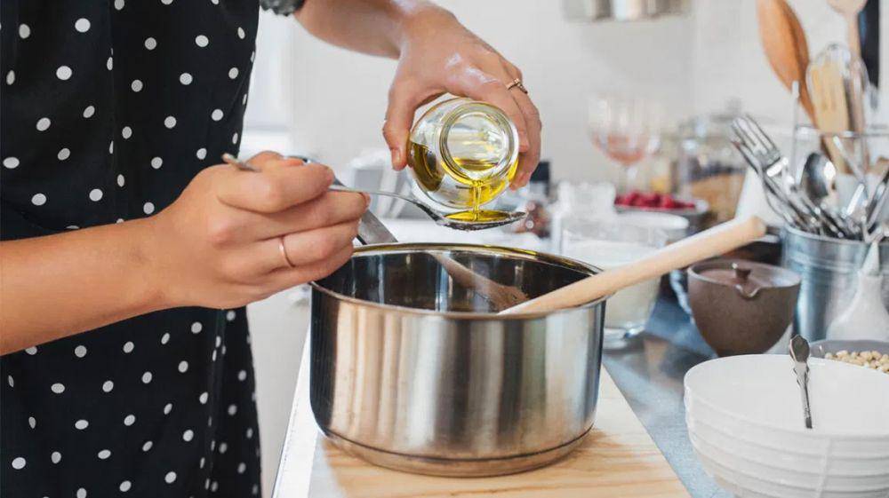 ilustrasi memasak hidangan (healthline.com)