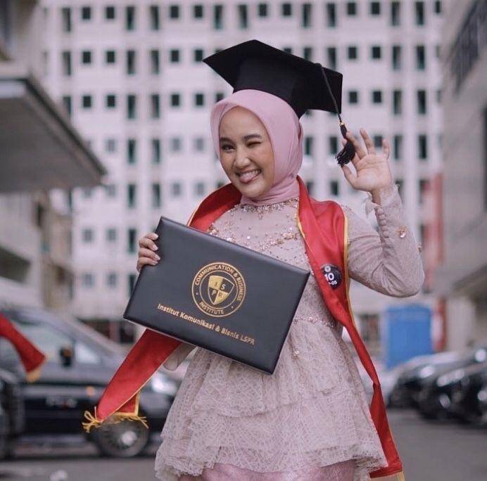 Wisuda2021 (Instagram.com/fatin30)