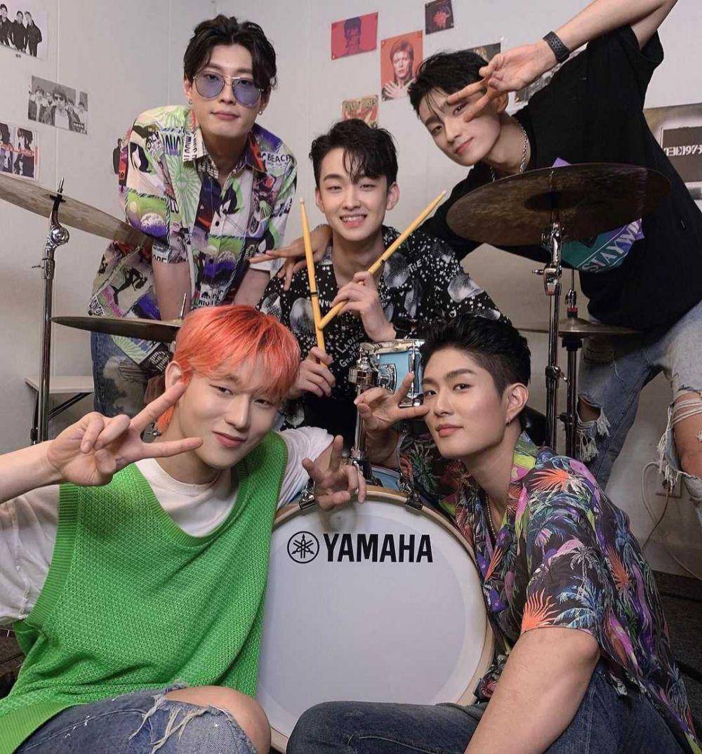 2Z (instagram.com/2zband_official)