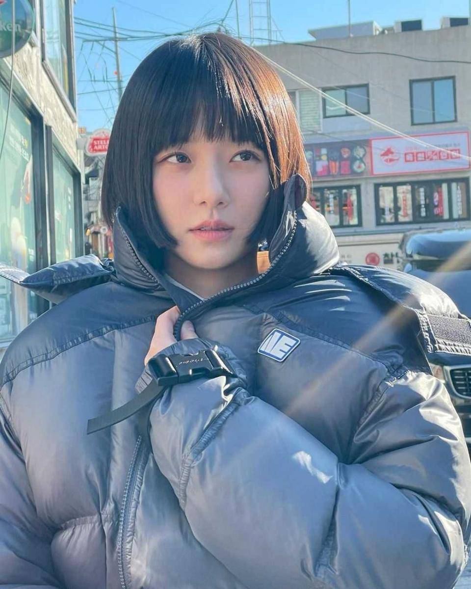 Park Gyu Young (instagram.com/lavieenbluu)