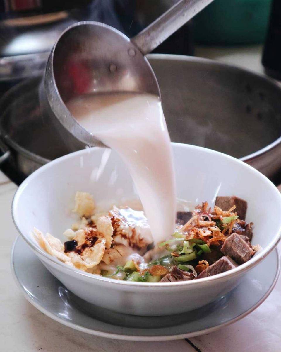 Soto Betawi H. Ma'ruf (instagram.com/tukangngider)
