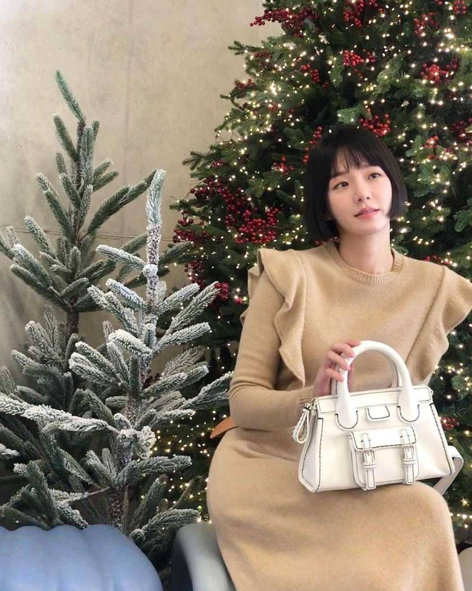 Park Gyu Young (instagram.com/lavieenbluu)