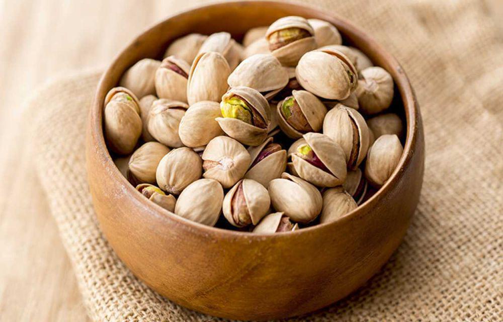 Kacang pistachio (irandriedfruit.com)