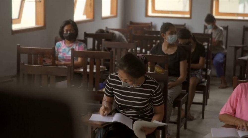 potret suasana kelas Kreasi Edukasi Bahasa dan Literasi Lingkungan (KREDIBALI) (dok.Youtube/Jejak Literasi Bali)