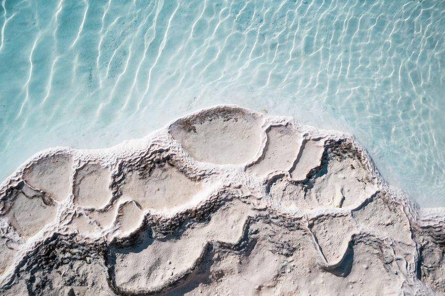 Pamukkale (unsplash.com/Oleksandr Kurchev)