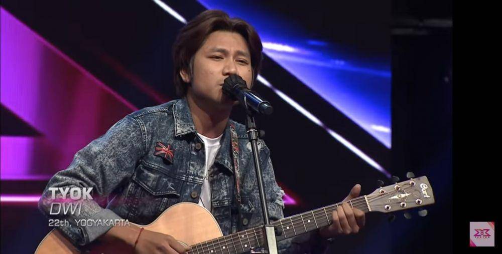Tyok Satrio saat membawakan lagu Aku Ada Untukmu (YouTube.com/X Factor Indonesia)
