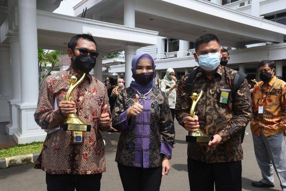 Pertamina mendapat 11 Anugerah Lingkungan Program Kinerja Penilaian Peringkat Perusahaan Dalam Pengelolaan Lingkungan Hidup 2021 (Proper 2021) peringkat Proper Emas di Istana Wakil Presiden RI Jakarta (Dok. Pertamina)