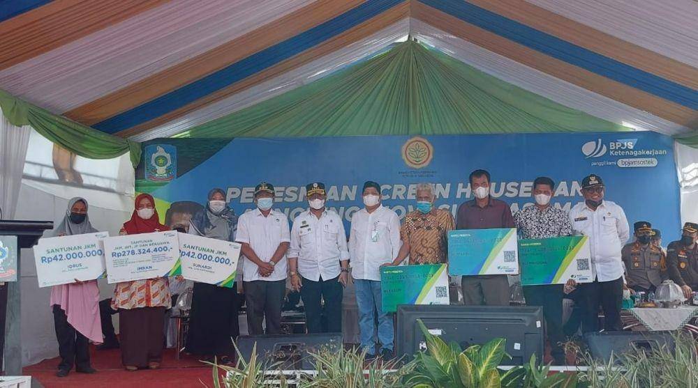BPJAMSOSTEK dan Pemkab Soppeng Berikan Jaminan Sosial bagi Petani. (Dok. BPJAMSOSTEK)