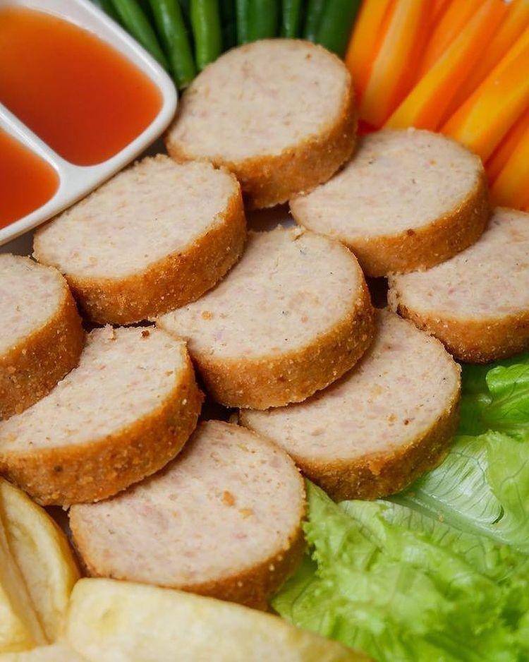Rolade ayam (Instagram.com/bullyyourbelly)