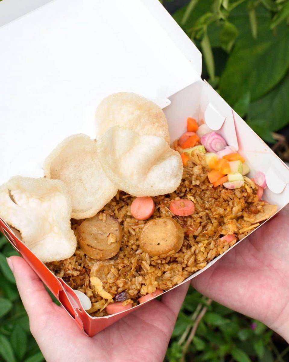 Nasi goreng gila (instagram.com/eatandclicks)