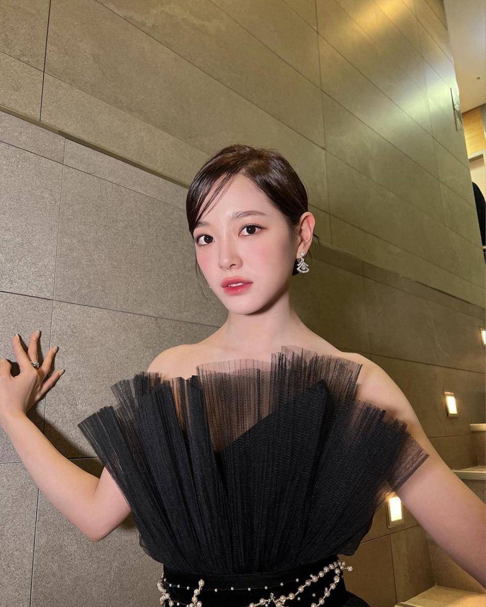 Kim Sejeong (instagram.com/clean_0828)
