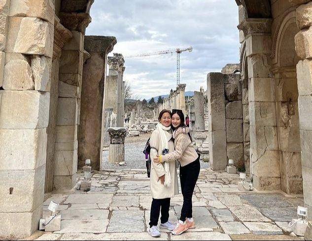 Natwil (Instagram.com/natashawilona12)