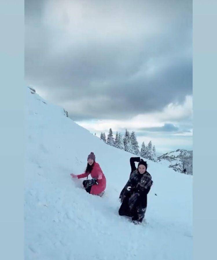 Natwil (Instagram.com/natashawilona12)