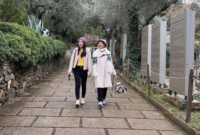 Natwil (Instagram.com/natashawilona12)