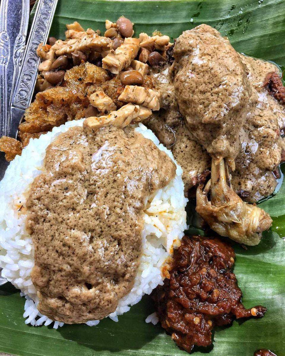 Gudeg Jogja asli Bu Harjo (instagram.com/juragan_nasikapau)