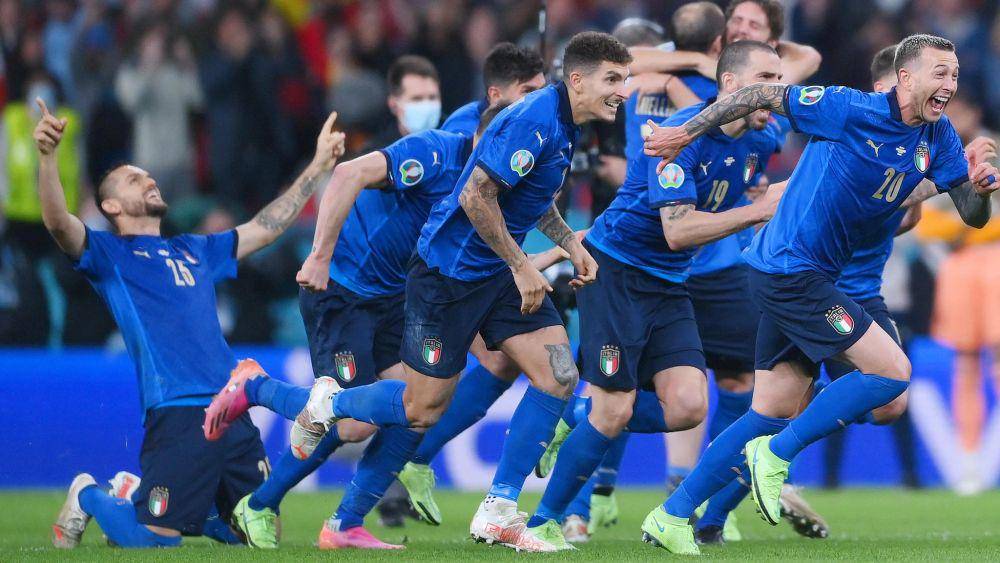 Italia mengalahkan Inggris lewat adu penalti di Euro 2020 dan keluar sebagai kampiun. (uefa.com)