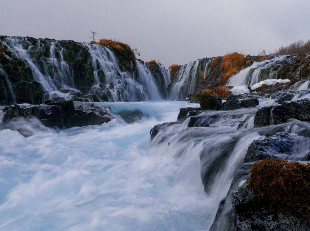 Brúarfoss Waterfall (unsplash.com/Kameron Kincade)