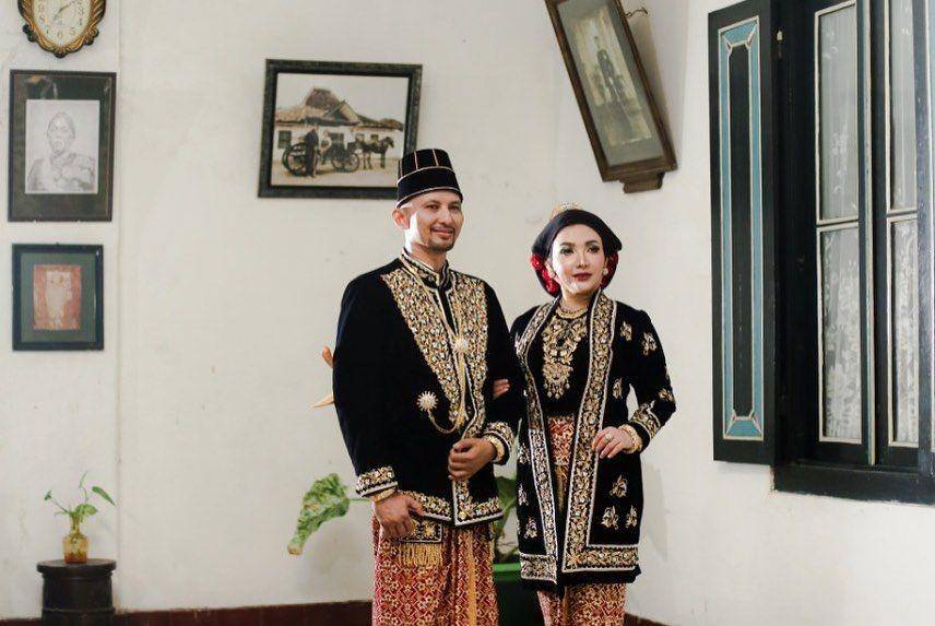 Prewedding ala Roro Fitria (@momentophoto.id via instagram.com/me.liput)