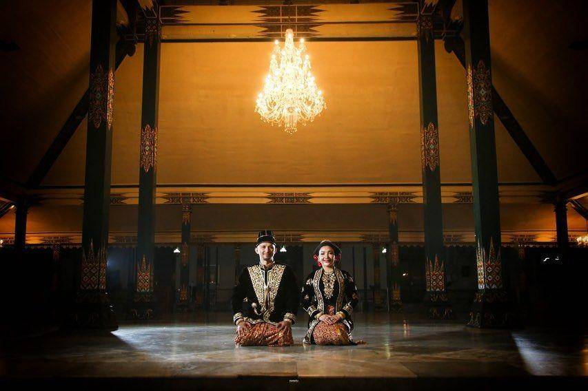 Prewedding ala Roro Fitria (@momentophoto.id via instagram.com/me.liput)