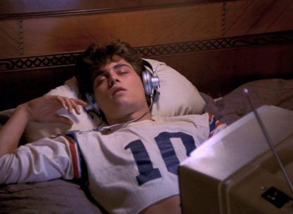cuplikan penampilan Johnny Deep di film A Nightmare on Elm Street (dok. New Line Cinema/A Nightmare on Elm Street)