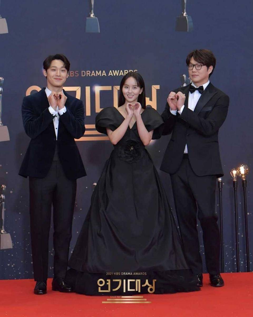 MC di red carpet (instagram.com/kbsdrama)
