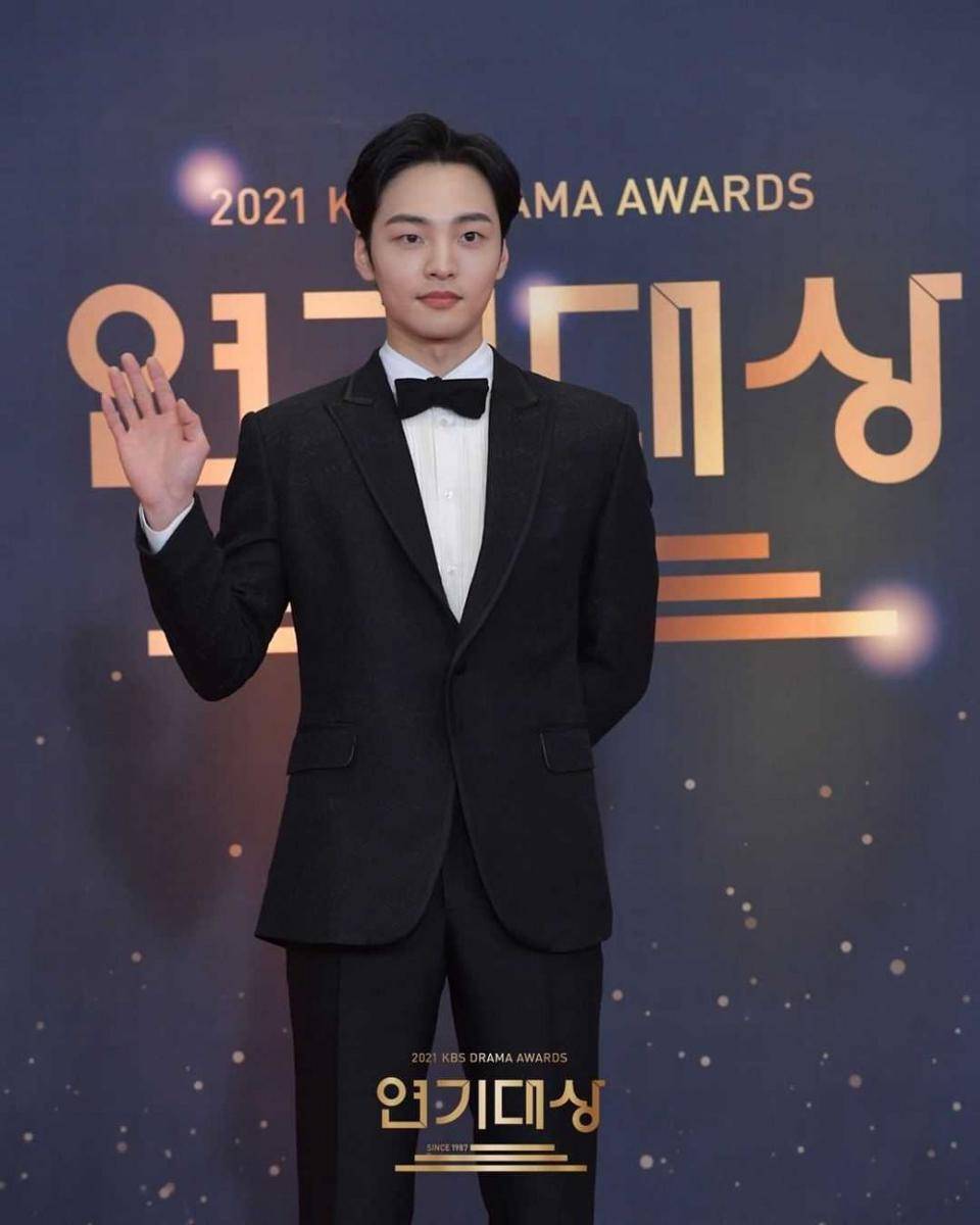 Kim Min Jae di red carpet (instagram.com/kbsdrama)