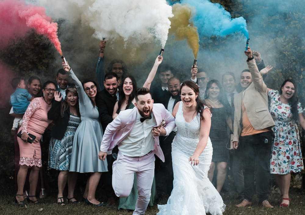 5 Kelakuan Cewek saat Ditinggal Cowok yang Ditolaknya Nikah Duluan