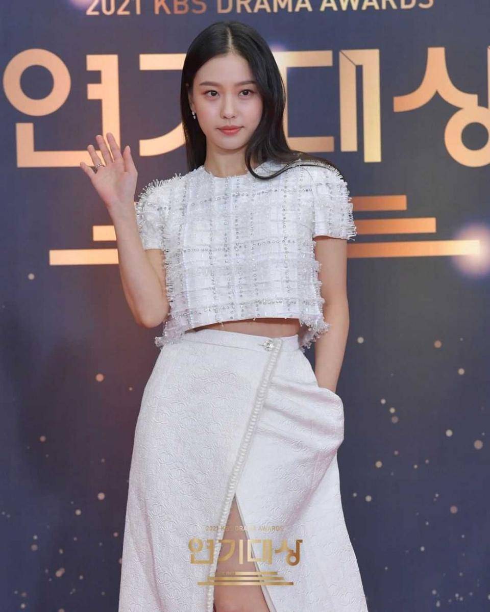 Go Min Si di red carpet (instagram.com/kbsdrama)