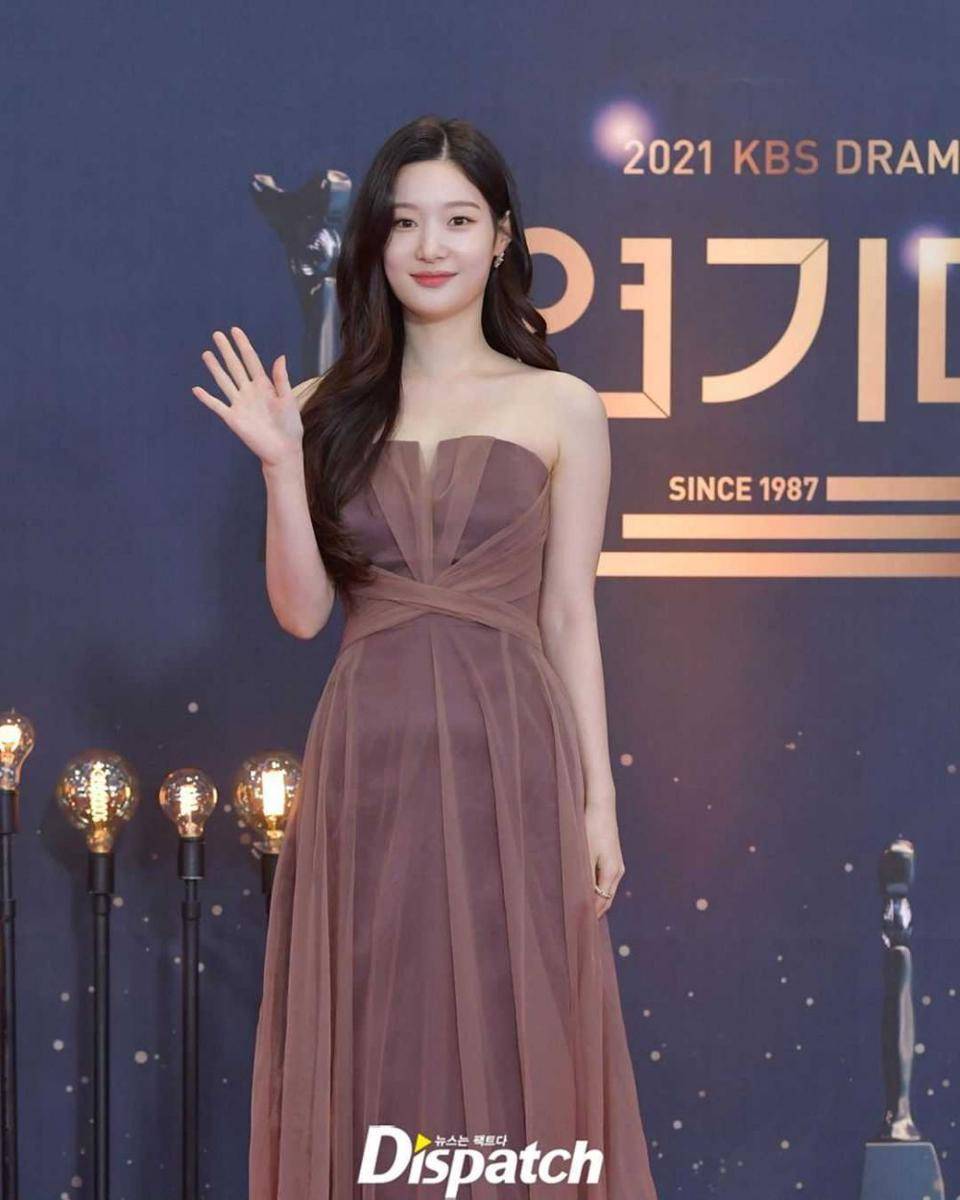Chaeyeon di KBS Drama Awards (instagram.com/koreadispatch)