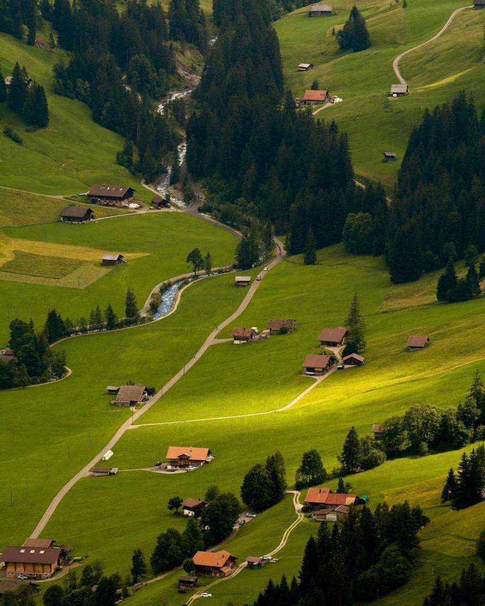 Adelboden di musim semi (instagram.com/wonderful_swiss)