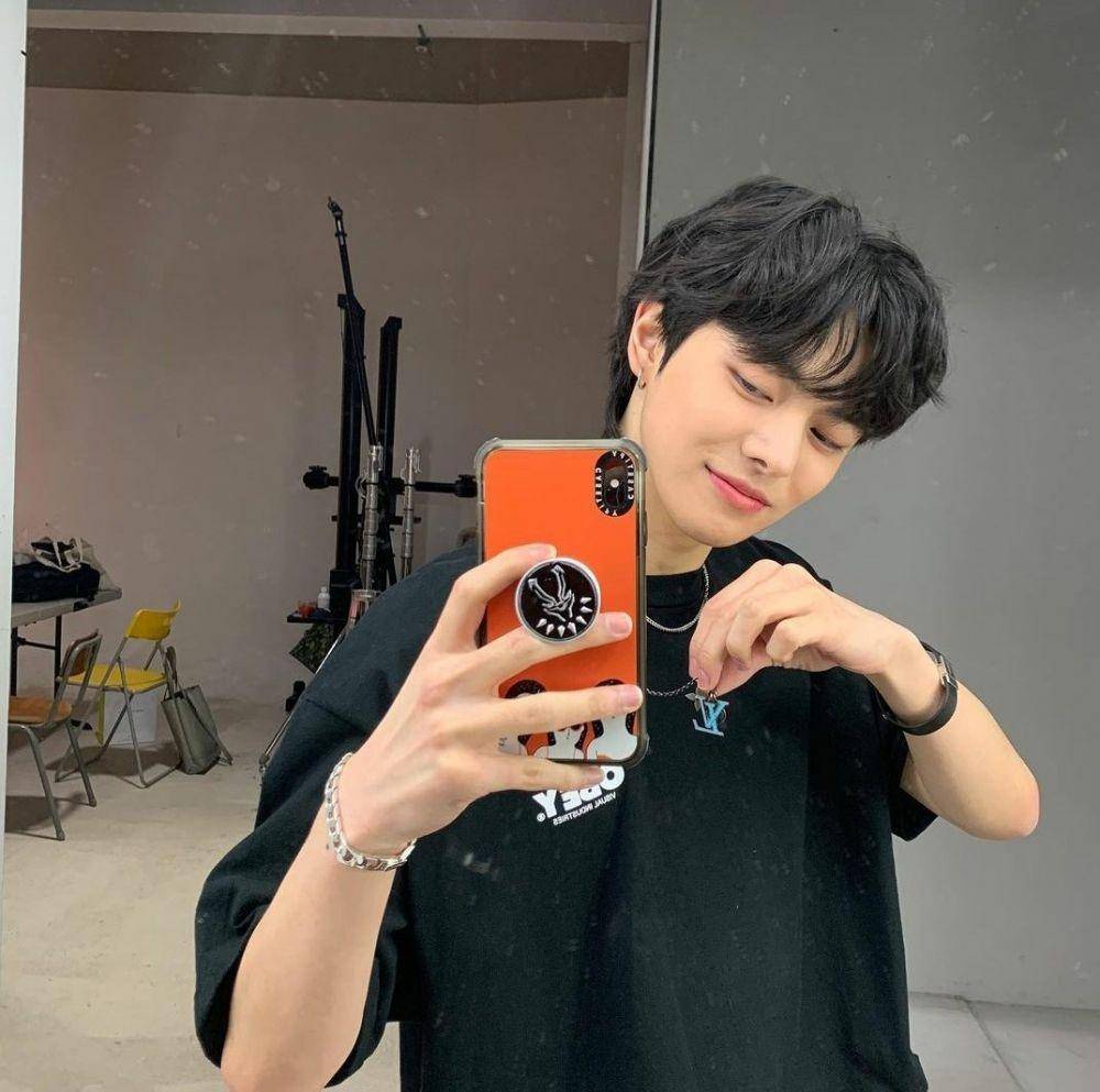Leo dari Trainee A Big Hit (instagram.com/_trainee_a)