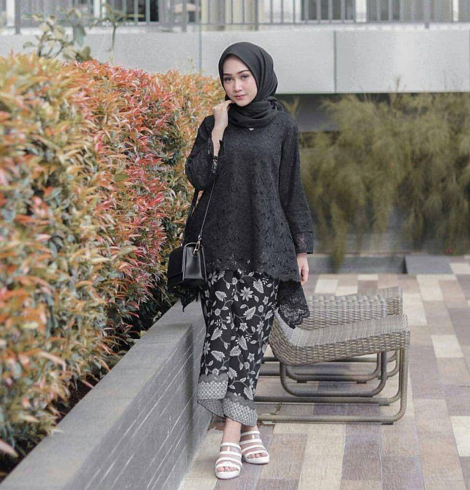 Selebgram Sinta Sri ANtan (instagram.com/sin.sr)