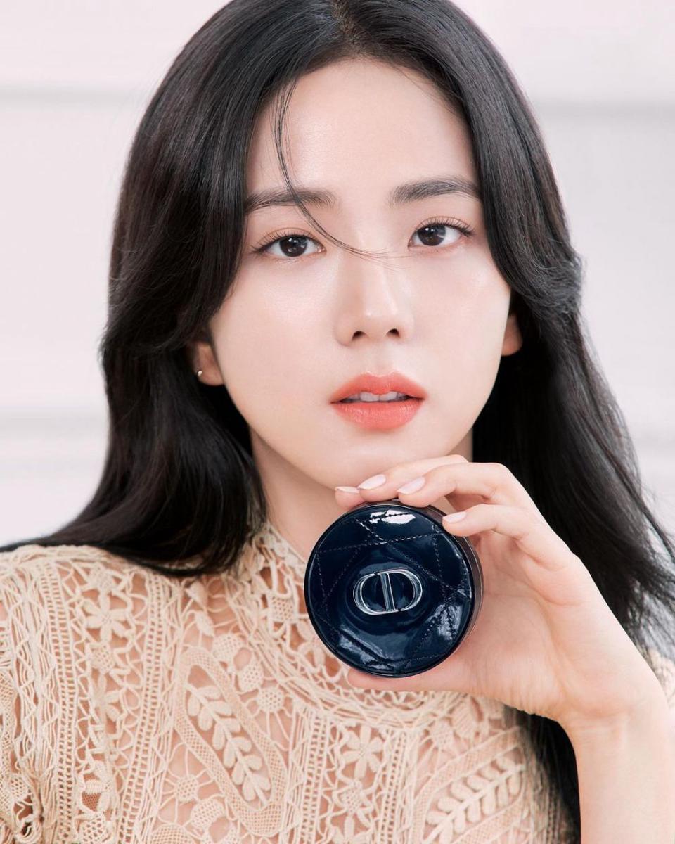 Jisoo BLACKPINK (instagram.com/sooyaaa__)