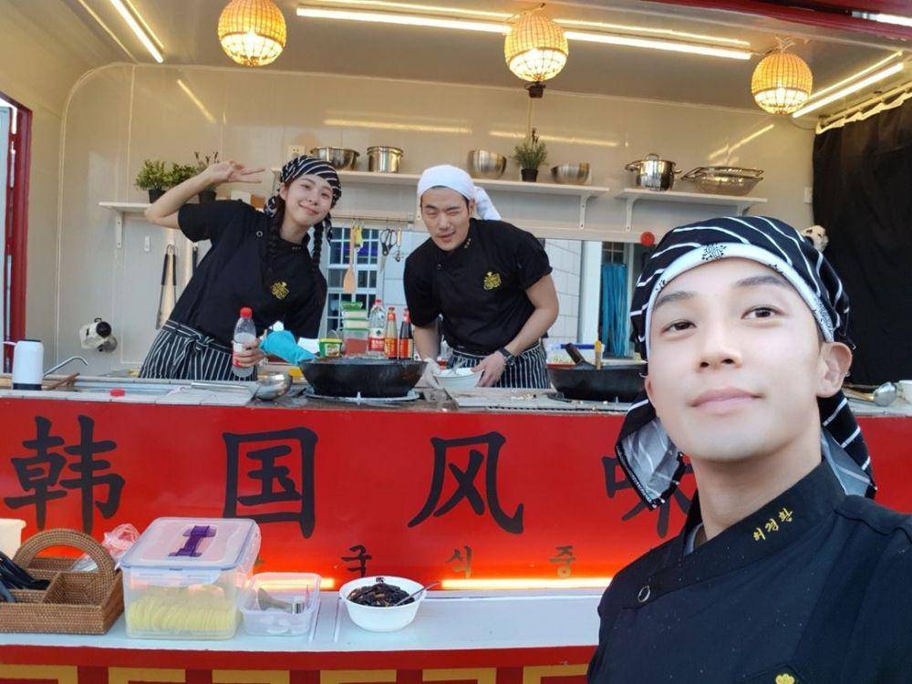 foto di balik layar acara 4 Wheeled Restaurant (instagram.com/tvn.asia)