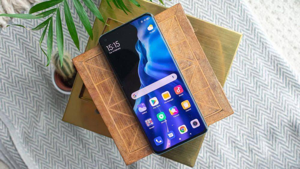 ilustrasi Xiaomi 11 Ultra (whatsuptech.net)