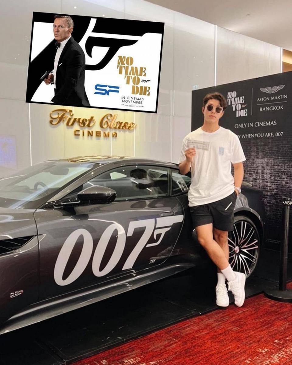 outfit kasual dengan sneakers putih ala Nine Naphat (instagram.com/naphat_nine)