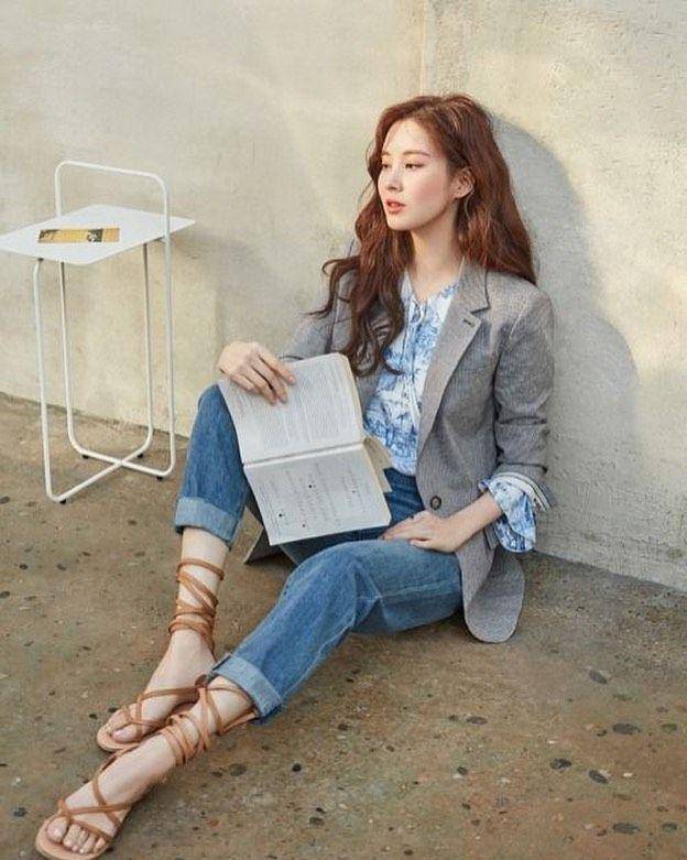 suit ala member SNSD (instagram.com/snsdoutfit)