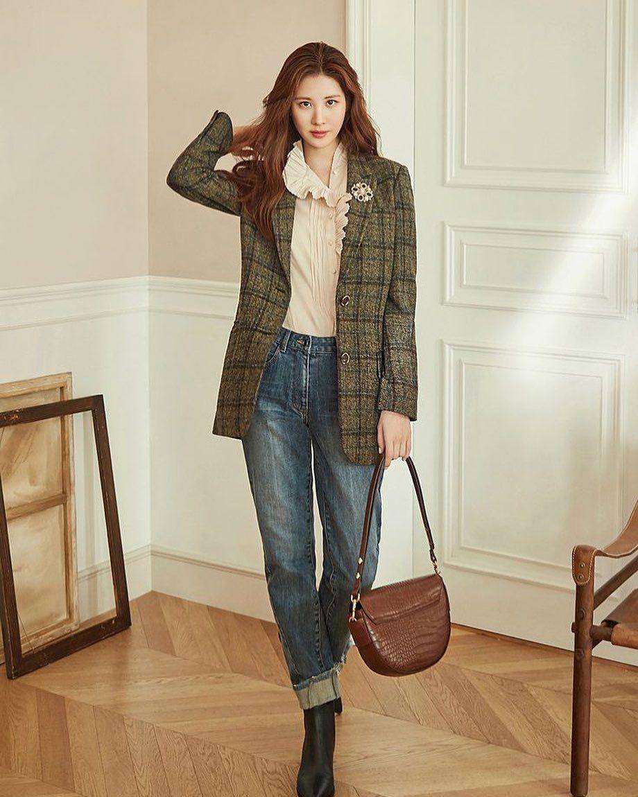 suit ala member SNSD (instagram.com/snsdoutfit)