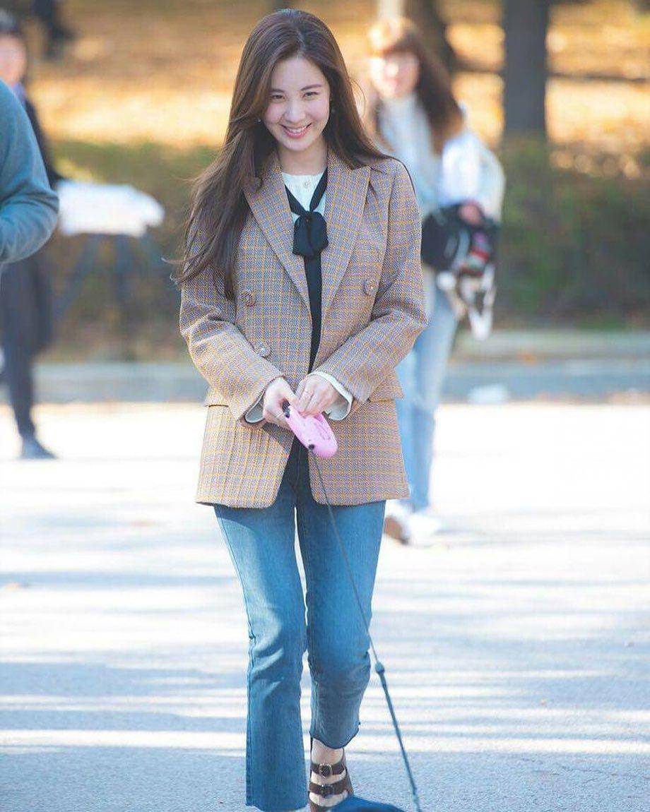 suit ala member SNSD (instagram.com/snsdoutfit)