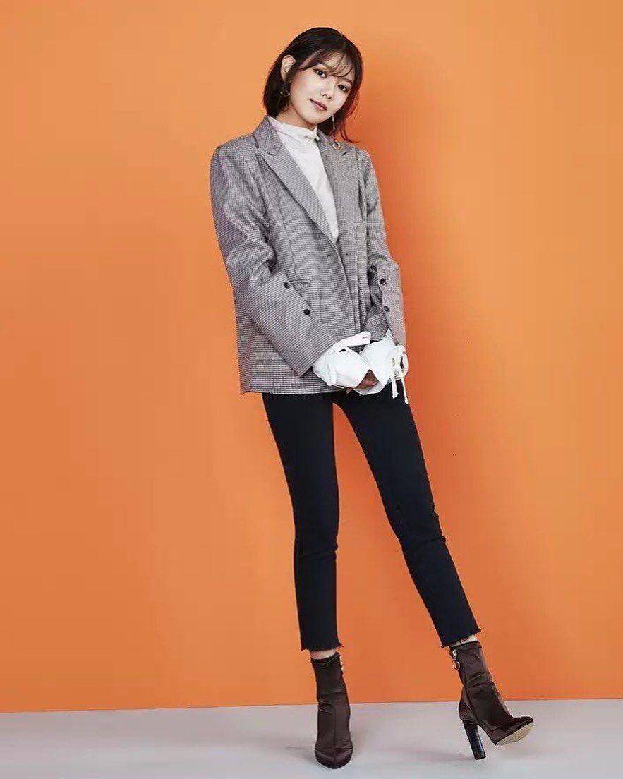 suit ala member SNSD (instagram.com/snsdoutfit)