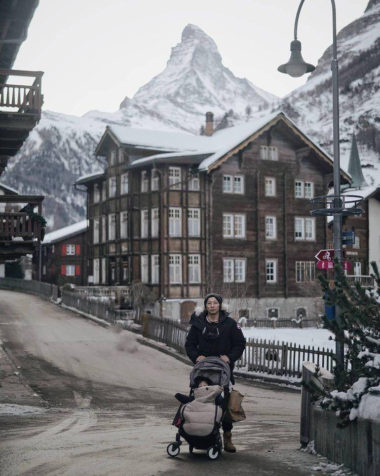 Ringgo Agus Rahman ketika berlibur bersama keluarga di Swiss (Instagram.com/ringgoagus)